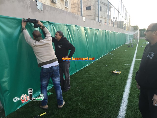 فيديو: خطوة اخرى للمصادقة على الملعب الشرقي .. تركيب الالواح الواقية من الاسفنج على جدران الملعب